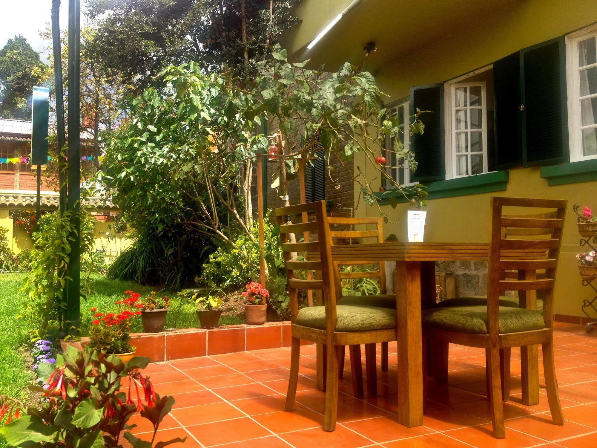 Hotel Cayman Quito Esterno foto